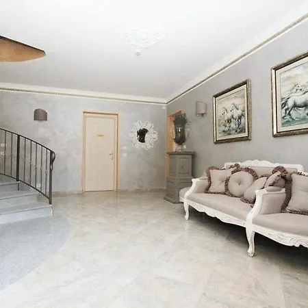 Morneto - Adults Only * Vignale